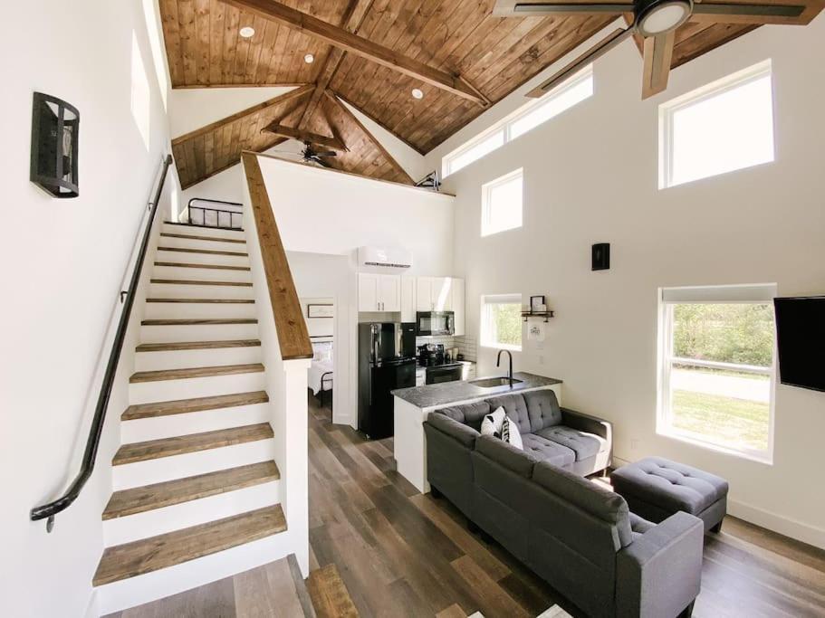 Modern Smoky Mountain Tiny House Apartment Pigeon Forge Exterior photo
