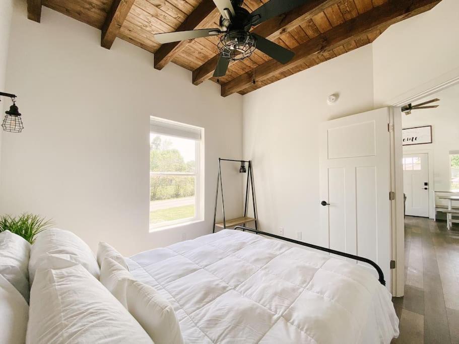 Modern Smoky Mountain Tiny House Apartment Pigeon Forge Exterior photo
